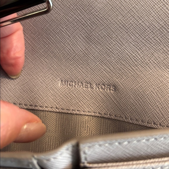 Michael Kors Elegant Cream Textured Women's Clutch - Picture 8 of 12